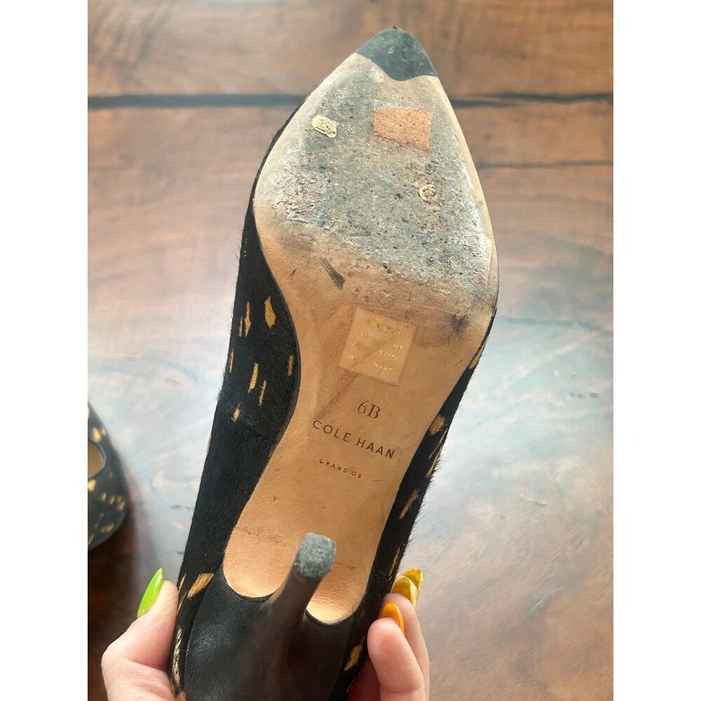 Cole Haan Bradshaw Calf Hair Pointed Toe Pumps Black/Tan 6B - Picture 8 of 8